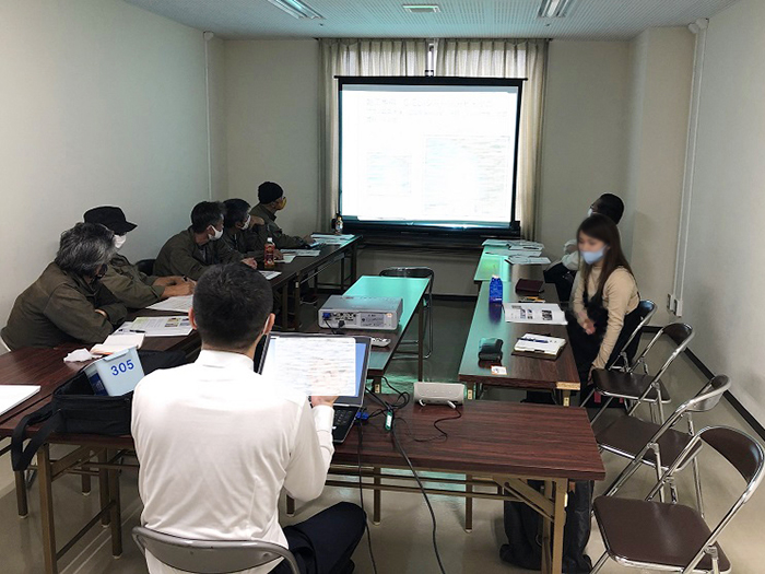 環境対応型特殊洗浄G-Eco工法の施工販売店様向け説明会の様子