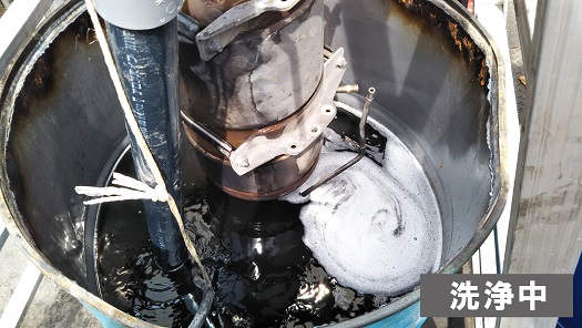 ディーゼル微粒子捕集フィルター(DPF・DPR・DPD)洗浄中